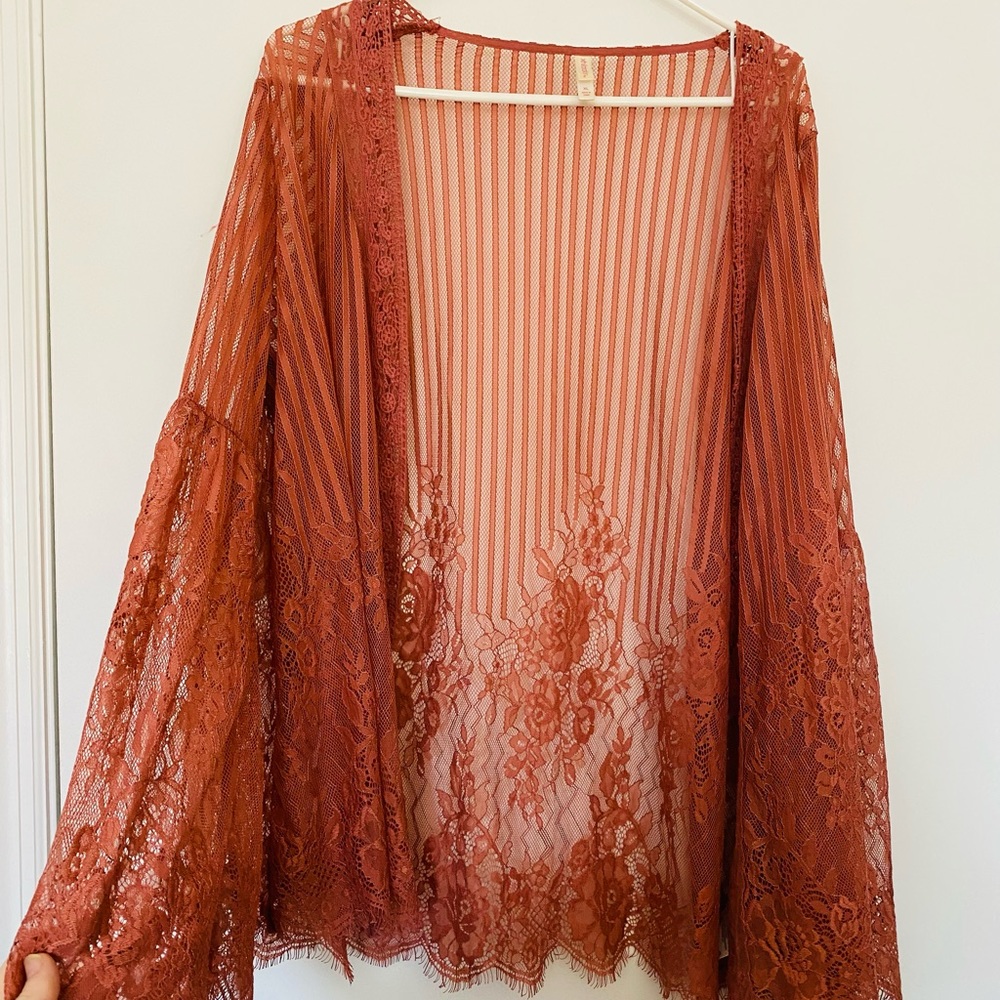 Women’s XL pink lace throw